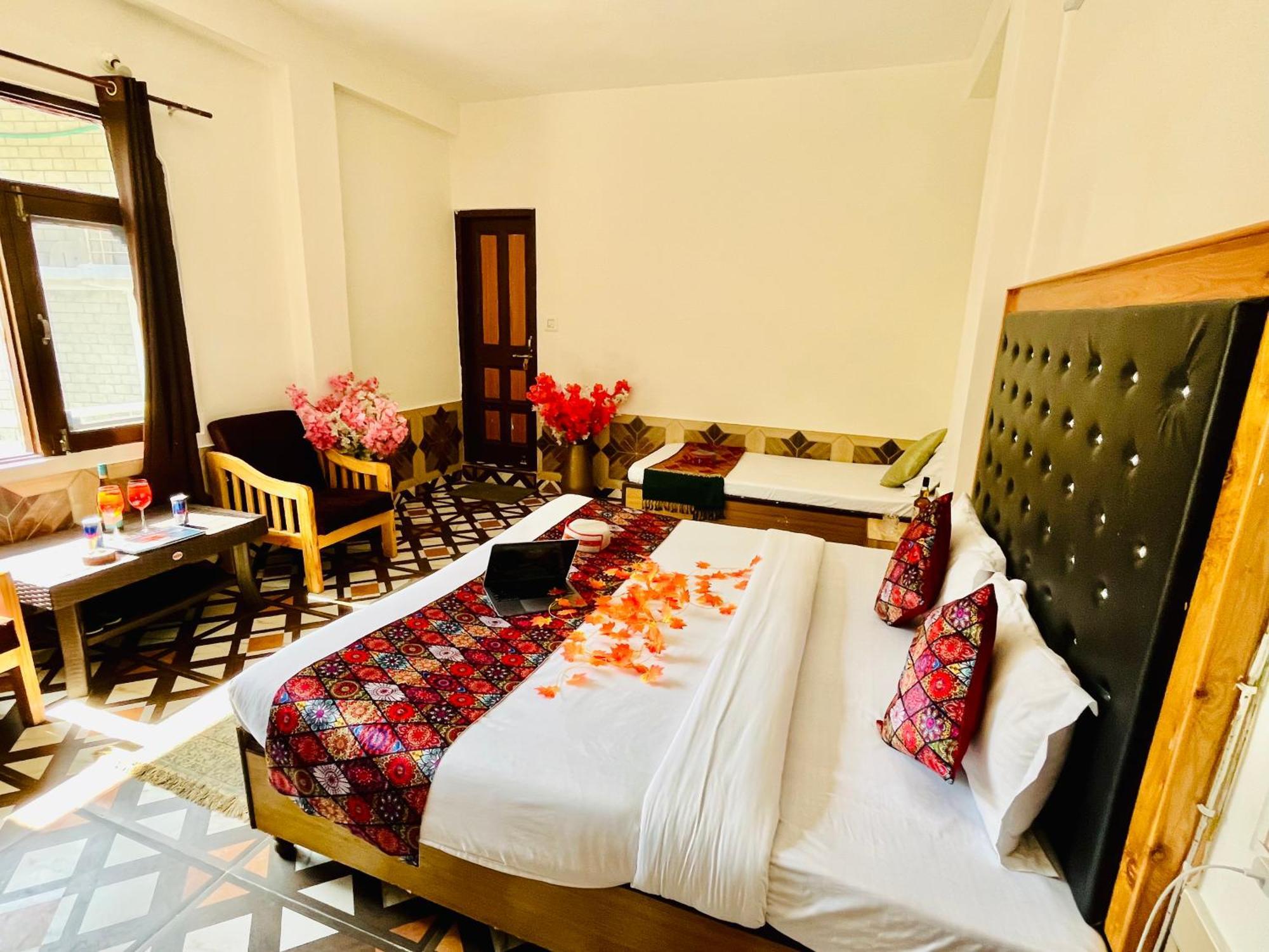 Hotel Dream Valley Kasol #Near Mall Road #River View #Parking #Gaming Zone #Open Terrace #Restaurant Экстерьер фото